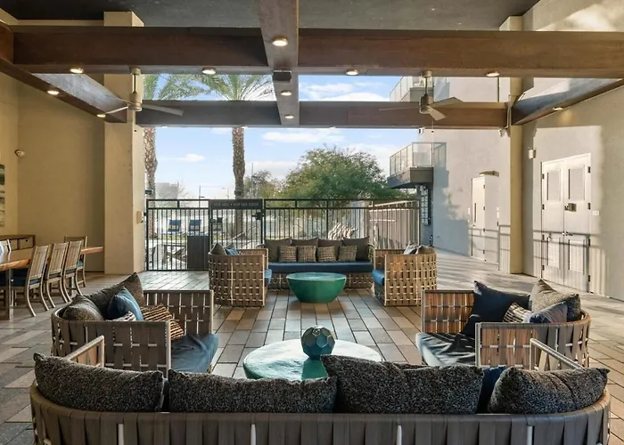 Escape To The Golden Equestrian 2br Townlake *